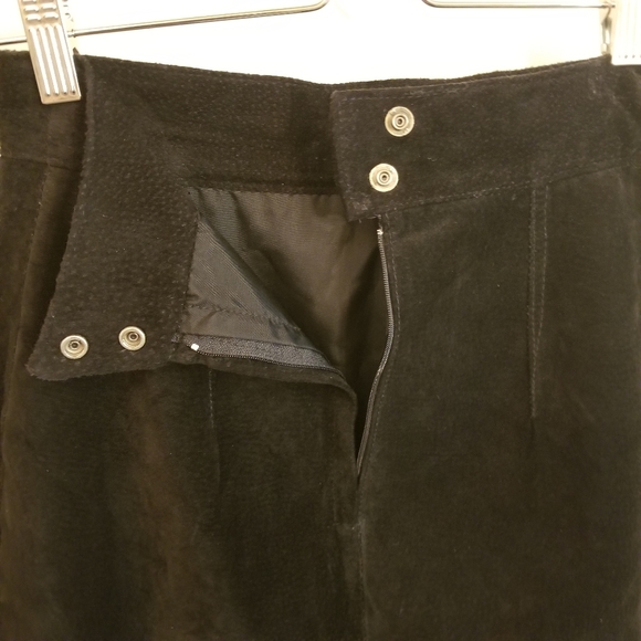 Vintage Danier black suede mini skirt sz 4 - Picture 2 of 3